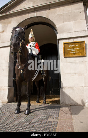 Horse Guard in Whitehall di fronte alla Banqueting House Foto Stock