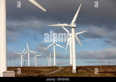 Ovenden Moor Wind Farm in Halifax West Yorkshire 23 turbine eoliche Foto Stock