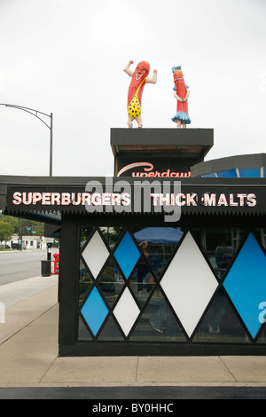 Superdawg landmark drive in hamburger e hotdog stand su Chicago il lato nord ovest in Norwood Park. Foto Stock