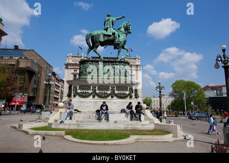 La piazza principale di Belgrado - Monumento del duca Mihailo Obrenovic Foto Stock