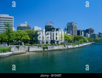 Fiume Motoyasu e Cupola della Bomba Atomica, Hiroshima, Hiroshima, Giappone Foto Stock