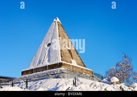 La piramide di stelle, vicino al cimitero di Valle, città di Stirling, Scozia, Regno Unito. Foto Stock