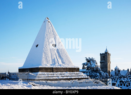 La stella a piramide e la chiesa del Santo rude, città di Stirling, Scozia, Regno Unito. Foto Stock