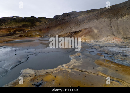 Krísuvík, geotermica ricco a molla sul composto di zolfo, Islanda Foto Stock