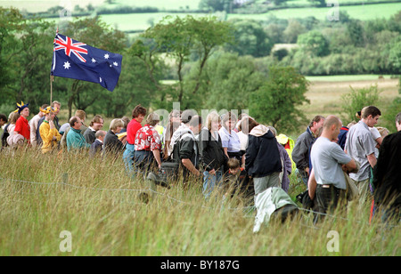 Gruppo di persone che guardano il Bog Snorkeling Campionati del Mondo, Llanwrtyd Wells, metà del Galles. Foto Stock