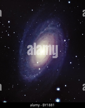 Immagine telescopica di Messier 81, la grande galassia a spirale nell'Orsa Maggiore. Foto Stock