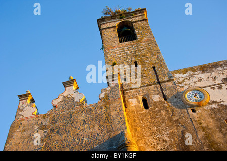 Chiesa di Vejer de la Frontera, uno dei villaggi meglio conservati sulla costa dell'Andalusia. Spagna Foto Stock