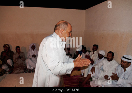 Danze beduino al matrimonio tradizionale celebrazione. El Tur, Sinai, Egitto Foto Stock