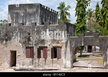 La vecchia fortezza e casa fortificata a Bagamoyo fu costruito da un Arabo intorno al 1860, poi di proprietà di un facoltoso commerciante Ismaili chiamato Foto Stock