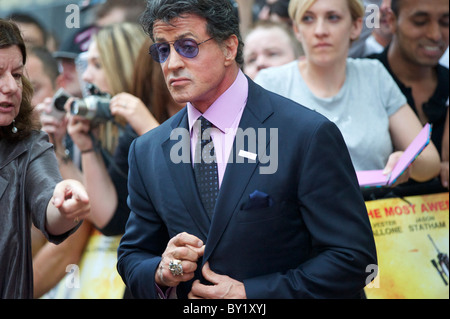 Attore e regista Sylvester Stallone arriva per la prima assoluta di "La sostituzione delle parti soggette a usura,' la sera di lunedì 9 agosto, 2010, presso il Foto Stock