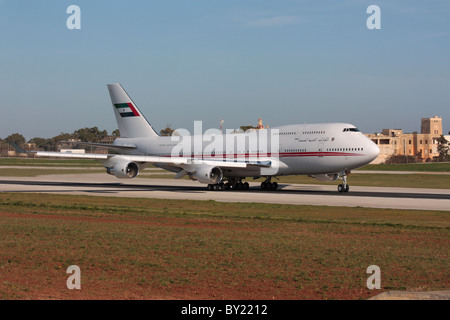 Dubai Air Wing Boeing 747-400 trasporto VIP al decollo Foto Stock