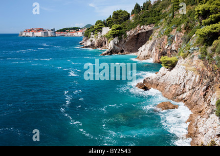 Mare Adriatico costa in Croazia, Dalmazia Meridionale, vicino a Dubrovnik Foto Stock