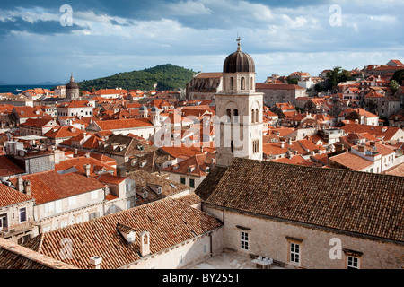 Dubrovnik la città vecchia, il Convento Francescano in primo piano, Croazia, Dalmazia Meridionale regione Foto Stock