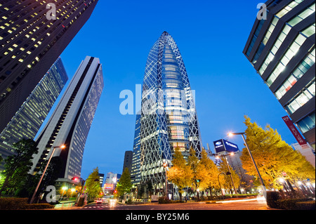 Asia, Giappone, Tokyo Shinjuku, Tokyo Mode Gakuen Cocoon Tower, Design edificio scolastico Foto Stock