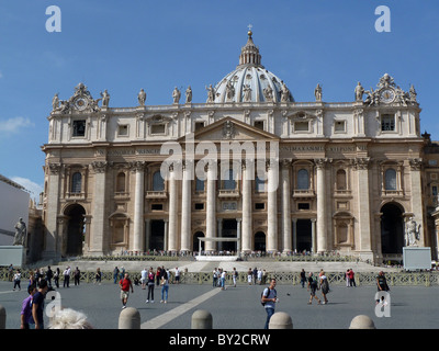 Alla BASILICA DI SAN PIETRO E LA CITTÀ DEL VATICANO ROMA ITALIA Roma Italia Città del Vaticano Roma Italia 16 Settembre 2010 Foto Stock