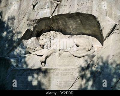 Il Monumento del Leone GLACIER GIARDINO LUZERN SVIZZERA Lago di Lucerna SVIZZERA LUZERN SVIZZERA 21 Settembre 2010 Foto Stock