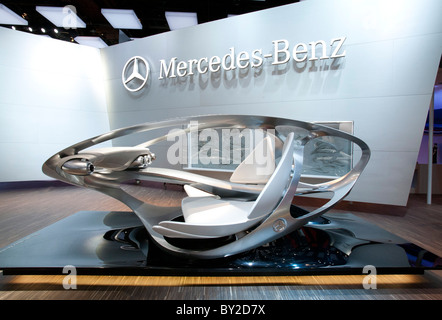 Detroit, Michigan - Mercedes-Benz estetica n. 2 scultura su display al North American International Auto Show. Foto Stock