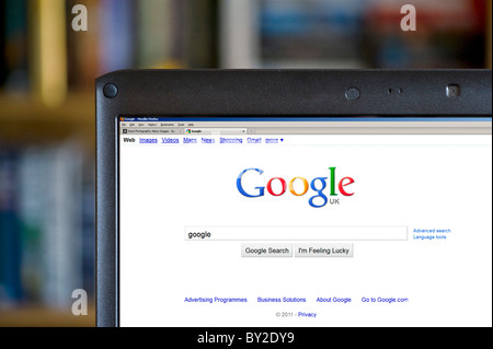 Esecuzione di una ricerca su google, REGNO UNITO Foto Stock
