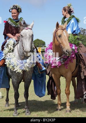 I piloti attendono inizio del trentacinquesimo Paniolo Waimea Parade sulla Big Island, parte dell'isola di Hawaii Festival: 30 giorni di Aloha Foto Stock