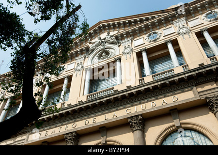 Superiore elegante facciata del XIX secolo Beaux Arts neoclassico Teatro de la Ciudad Città del Messico Centro distretto centrale Messico Foto Stock