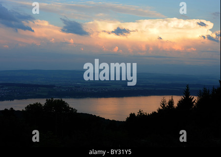 Tramonto sul lago di Bienne, Berna, Svizzera Foto Stock