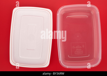 In plastica per alimenti ammassatore contenitore con coperchio aperto  microondabili nei congelatori whitefurze assuntori di cibo Foto stock -  Alamy