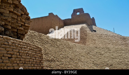 Antichi templi egizi lungo il Nilo Foto Stock