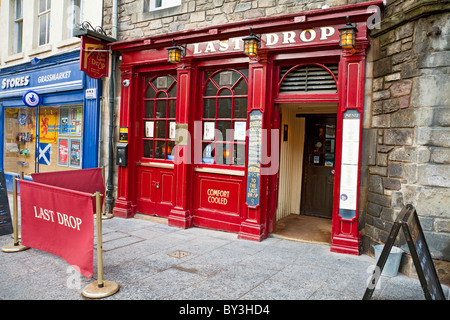 L'ultima goccia public house, Grassmarket, Edimburgo, dove il carnefice tradizionalmente ha condannato gli uomini per il loro ultimo drink. Foto Stock