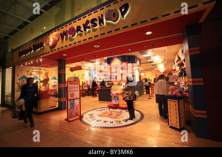 Costruire un orso workshop a Vaughan Mills Mall a Toronto in Canada Foto Stock