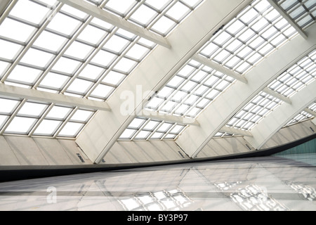 Hall moderna a Pechino T3 aeroporto con grandi finestre Foto Stock