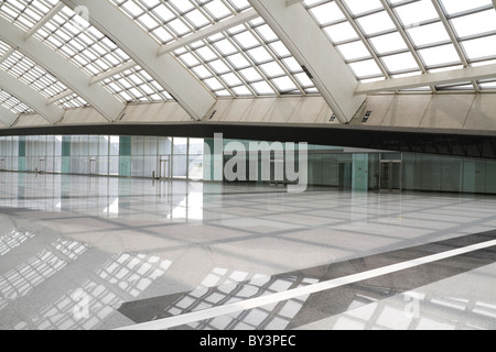 Hall moderna a Pechino T3 aeroporto con grandi finestre Foto Stock