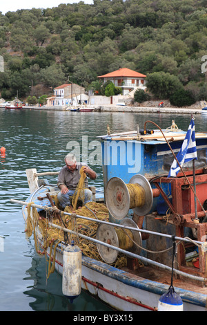 L'area del porto a Valthi sull'isola del Mar Ionio di Meganisi, Lefkas, Grecia Foto Stock