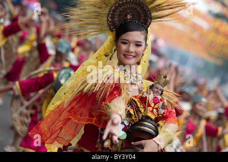 Ballerino Sinulog festival 2011, Cebu, Filippine Foto Stock