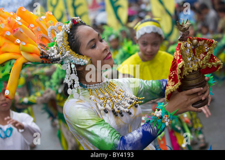 Ballerino Sinulog festival 2011, Cebu, Filippine Foto Stock