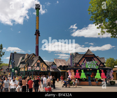 La gente in Canada's Wonderland Amusement Park. Vaughan, Ontario, Canada. Foto Stock