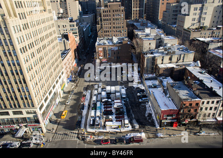 Uffici e altri edifici come anche il parcheggio è visto in questa antenna della New York quartiere di Chelsea Foto Stock