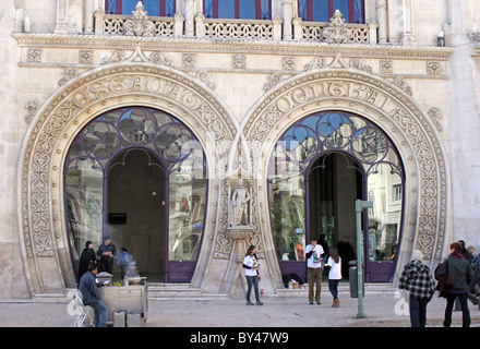 Neo-Manueline ingresso alla stazione Rossio (Estacao Central), progettato da Jose Luis Monteiro (1886-87), Lisbona, Portogallo Foto Stock