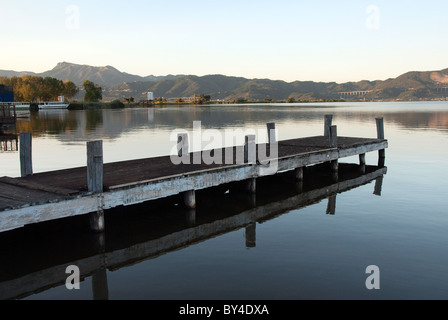 Il lago di Lago di Massaciuccoli, a Torre del Lago Puccini vicino a Viareggio, Toscana, Italia Foto Stock