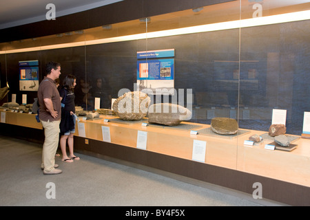 Dinosauro al di fuori del Museo del Jurasico, Colunga, Asturias, Spagna Foto Stock