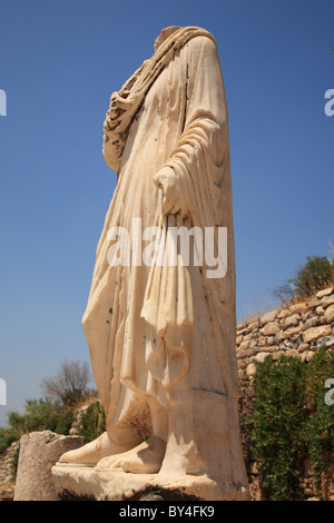 Statua Headless nelle rovine di Efeso in Turchia Foto Stock