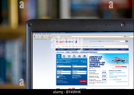 La prenotazione di un volo su American Airlines sito web, STATI UNITI D'AMERICA Foto Stock