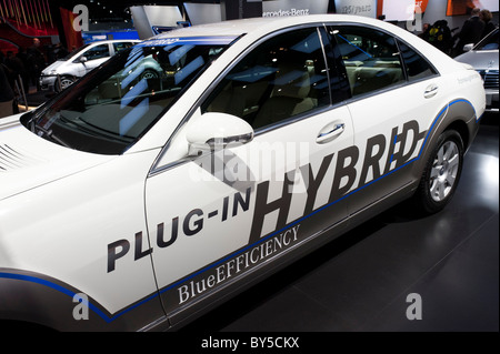 Mercedes S400 ibrido plug-in berlina a 2011 North American International Auto Show di Detroit Foto Stock