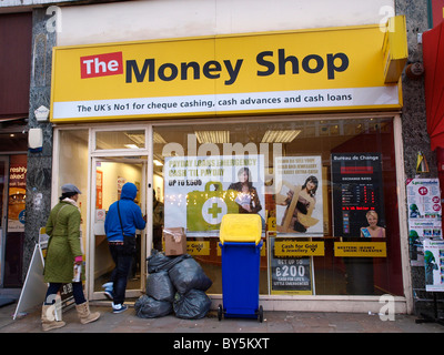 Il negozio di denaro a Lewisham High Street Londra Inghilterra. Foto Stock
