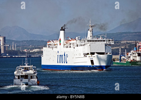 Traghetto IMTC Le Rif proveniente a Algeciras in Spagna. Essa opera da lì a Tangeri Med porta in Marocco Foto Stock