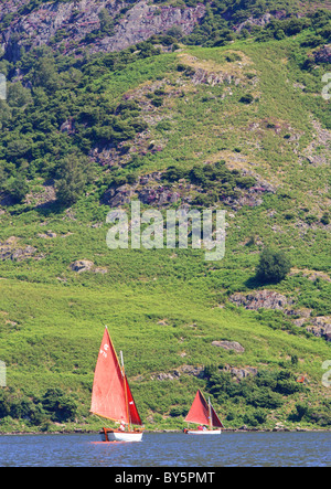 Yachts a Ullswater nel Parco Nazionale del Distretto dei Laghi Foto Stock