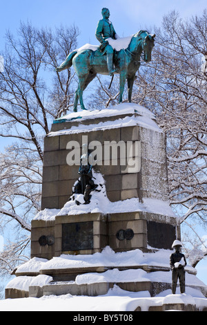 Generale William Tecumseh Sherman, famosa guerra civile hero, Statua Pennsylvania Avenue dopo la tempesta di neve a Washington DC Foto Stock