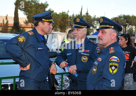 Israele, Carmel Forest Fire command post russo vigili del fuoco sul sito Foto Stock