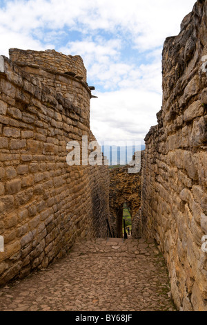 Kuelap fortezza ingresso principale, vicino a Chachapoyas, Perù Foto Stock