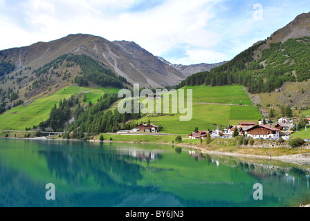 Valle nelle alpi dolomitiche vista in Val Senales Foto Stock