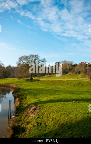 È possibile visualizzare fino a Winchelsea dal Royal Military Canal East Sussex England Foto Stock